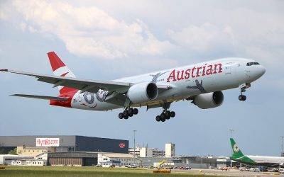 Austrian Airlines flight lands in Cape Town